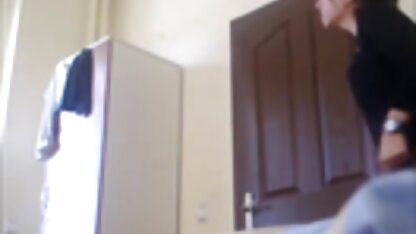 La femme au foyer blonde Savanna Knight baise un geek film porno streaming complet gratuit chanceux