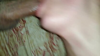 Fille suce la bite jusqu'à ce qu'un mec jouisse dans videos de sex en streaming la bouche